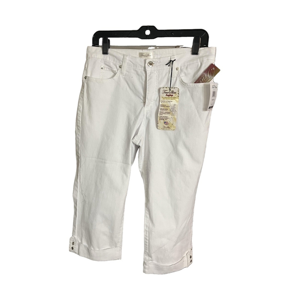 nwt womens size 10 white shorts by true slim zipper fly belted waist pockets - Picture 1 of 8